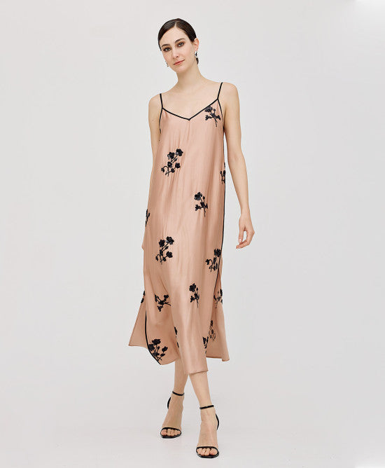 Access Fashion Satin kjole med paliet blomster by Access Fashion