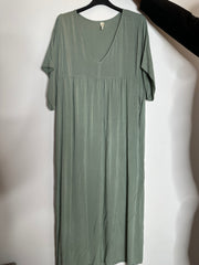 Lang kjole med v udskæring - ITJULI25 by Sabrina