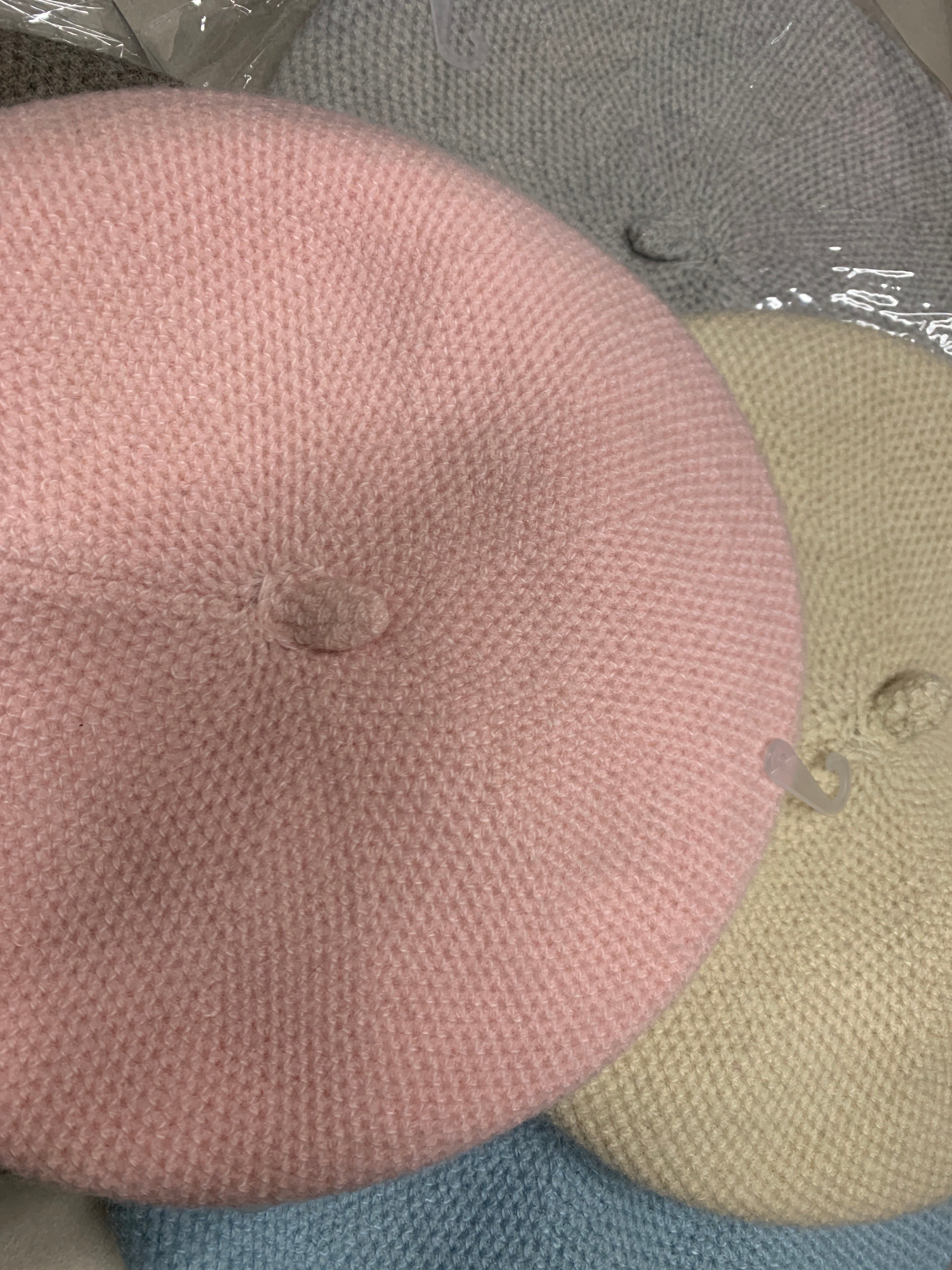 Strikket Baret Klassisk og stilfuld by Krone 1