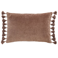 Blommefarvet fløjlspude med kvast 40 X 60 CM by ByLiving