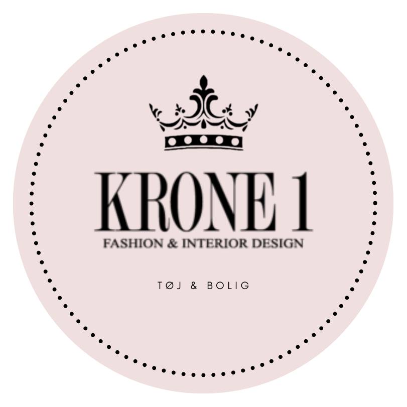 Mellemlang skjorte med blomster - ITMAJ25 by M.COM