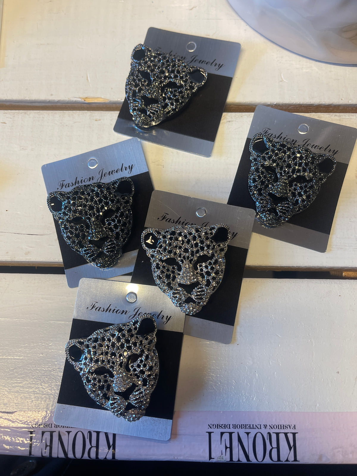 Leopard broche med bling by Krone 1