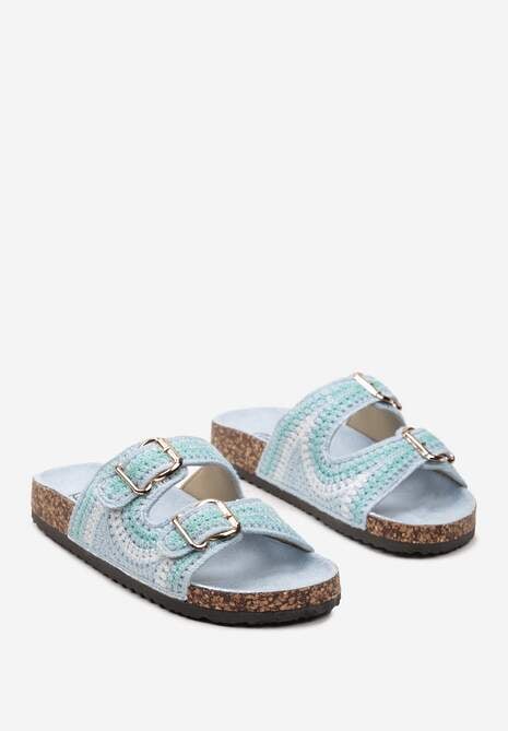 Sandal med hækling og spænder