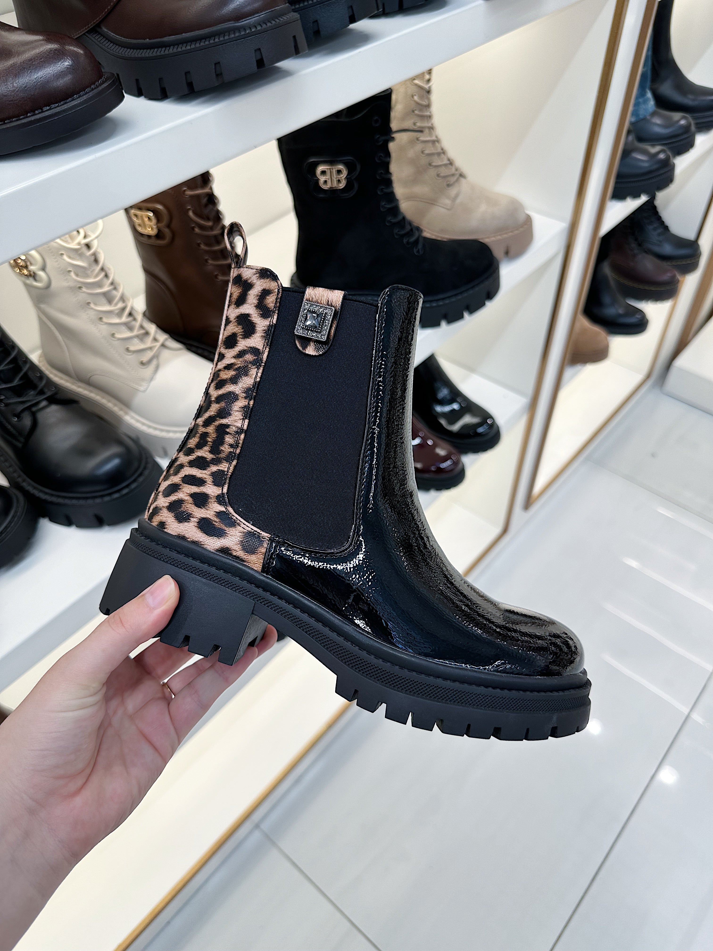 Lakstøvler med leopard - ITJULI25
