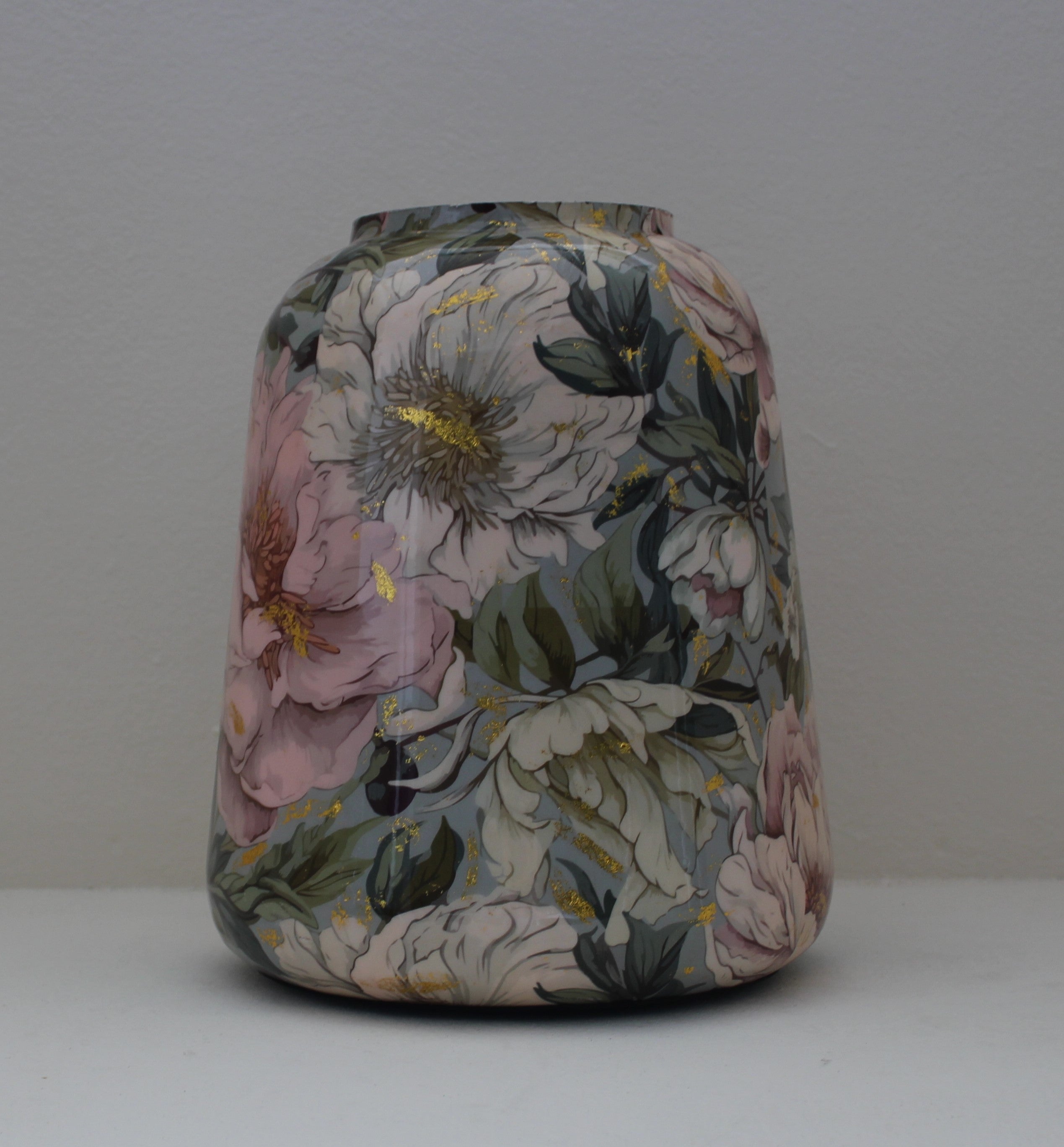 Vase m/ Blomsterdeko h=34cm rosa by Cor Mulder