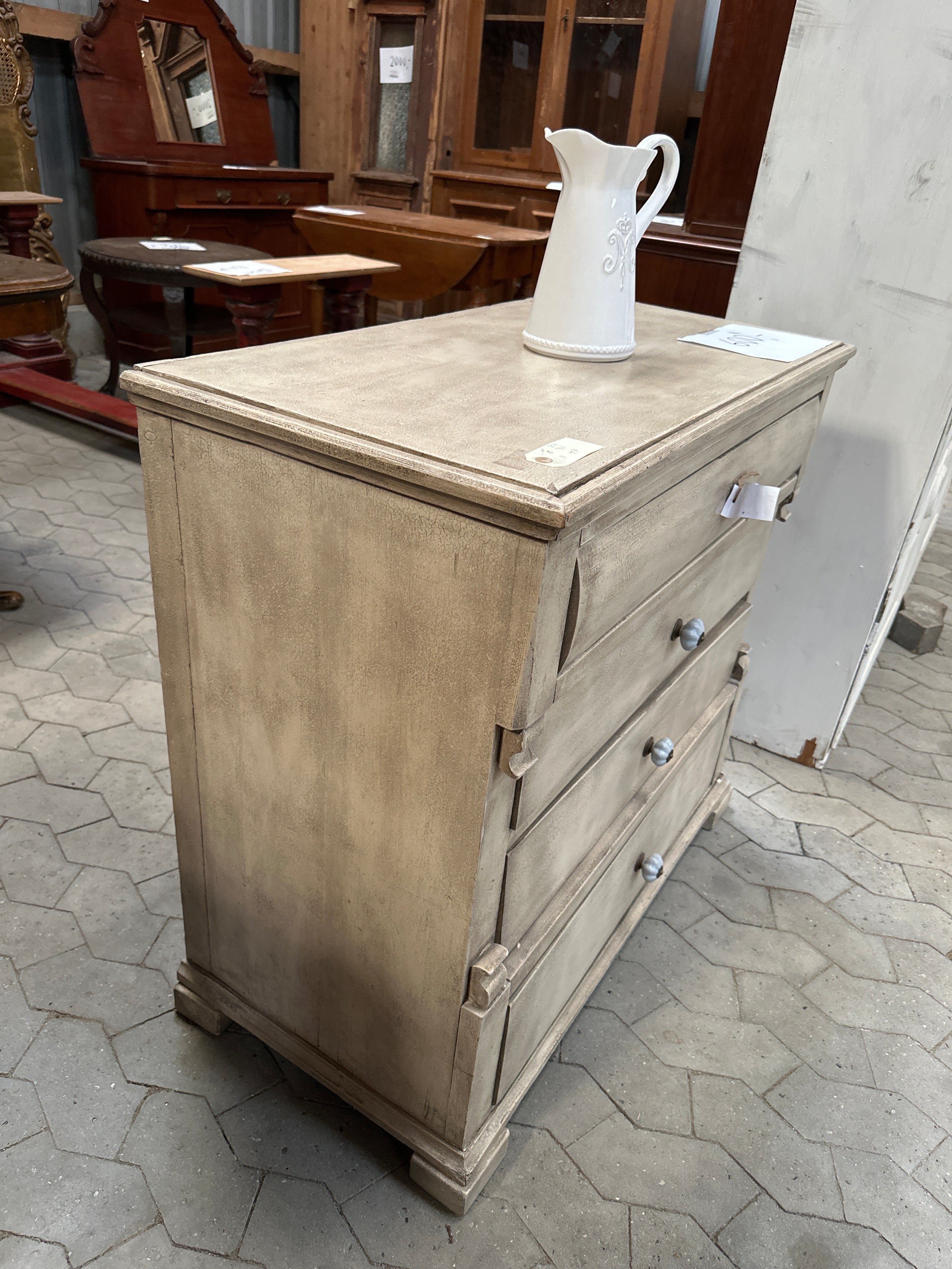 Kommode i antique stil h87 b91 d47