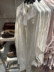 Oversize satin skjorte