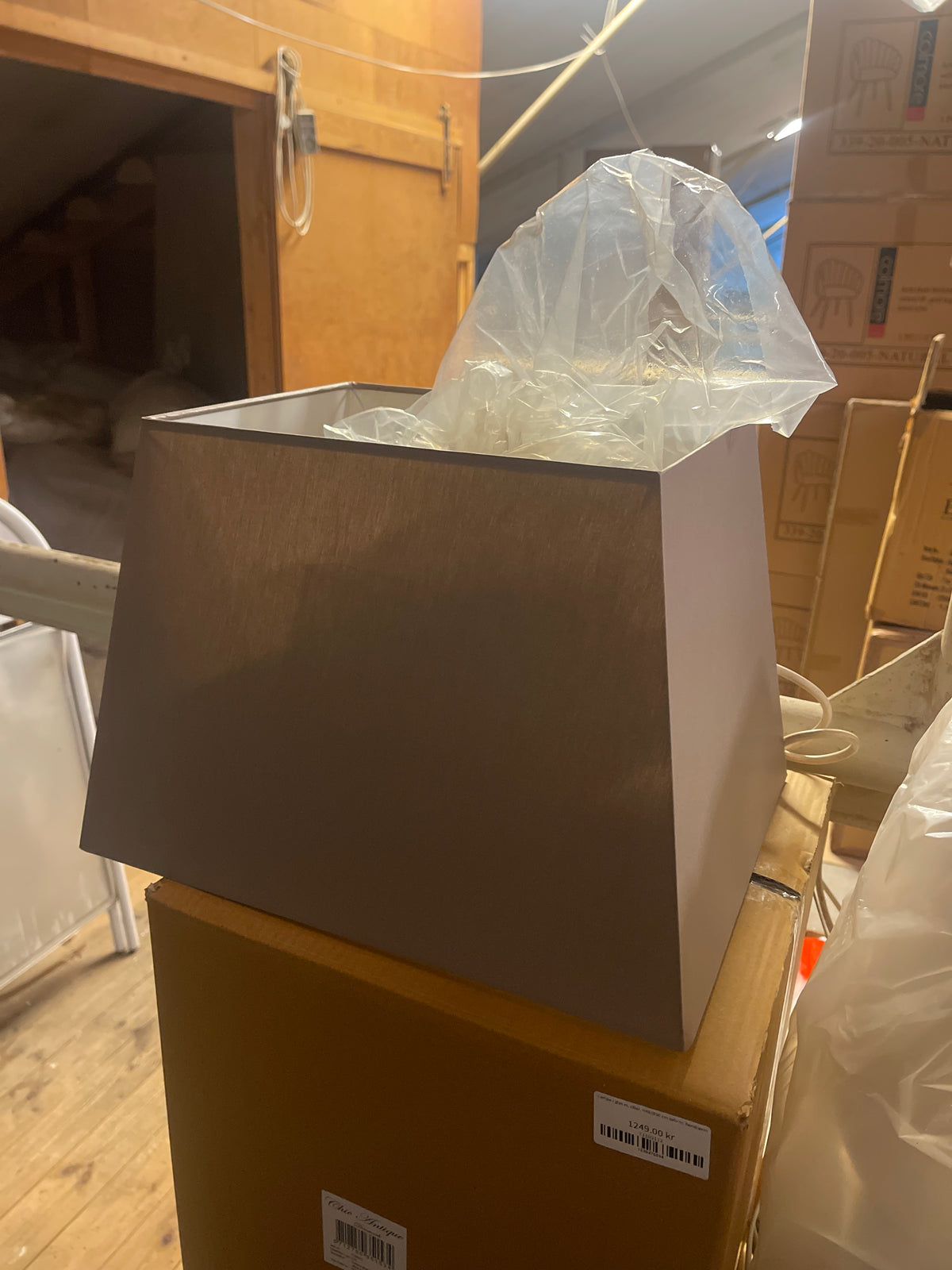 Lampeskærm firkantet – klassisk og stilren by Krone 1