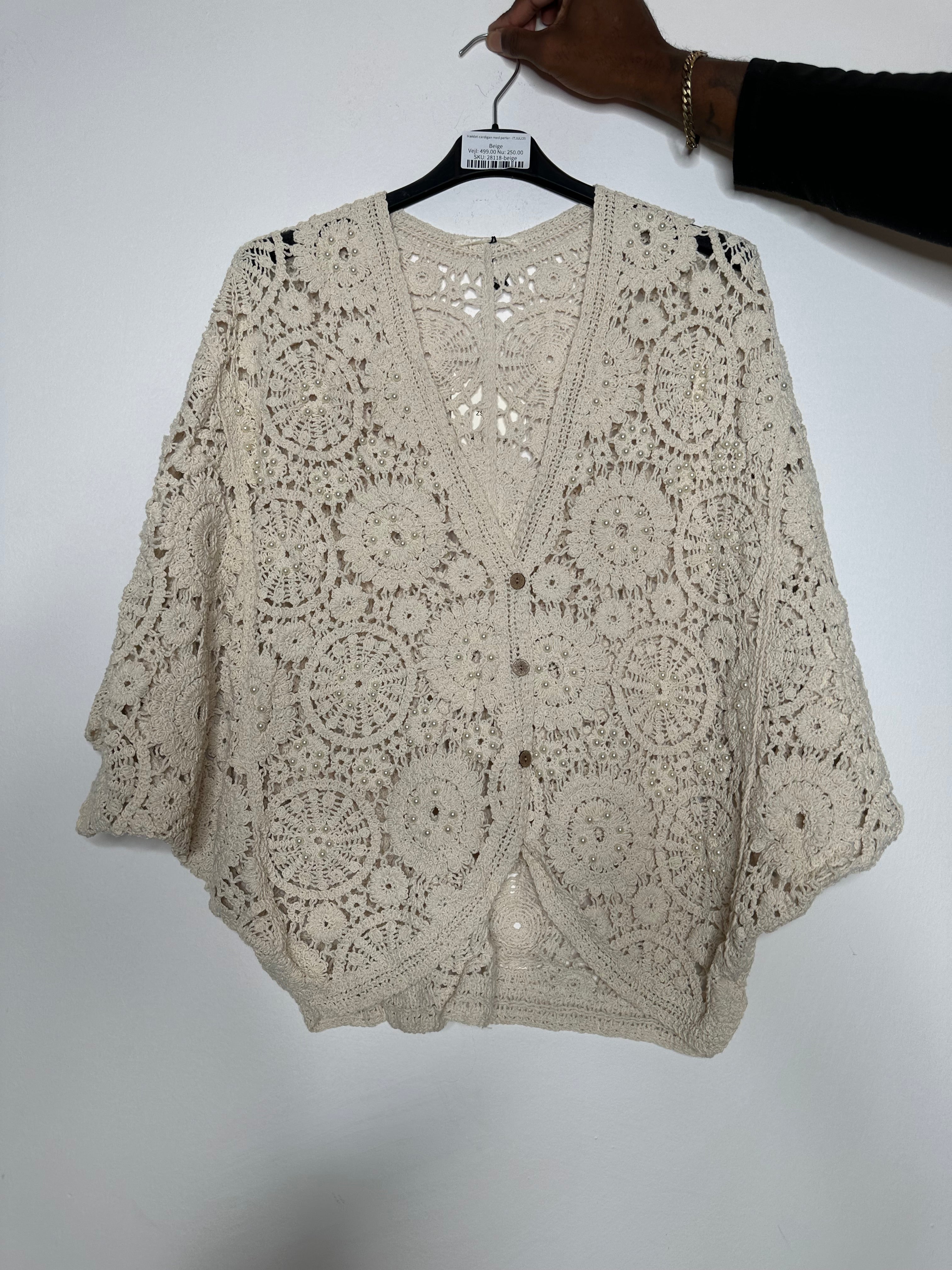 Hæklet cardigan med perler - ITJULI25