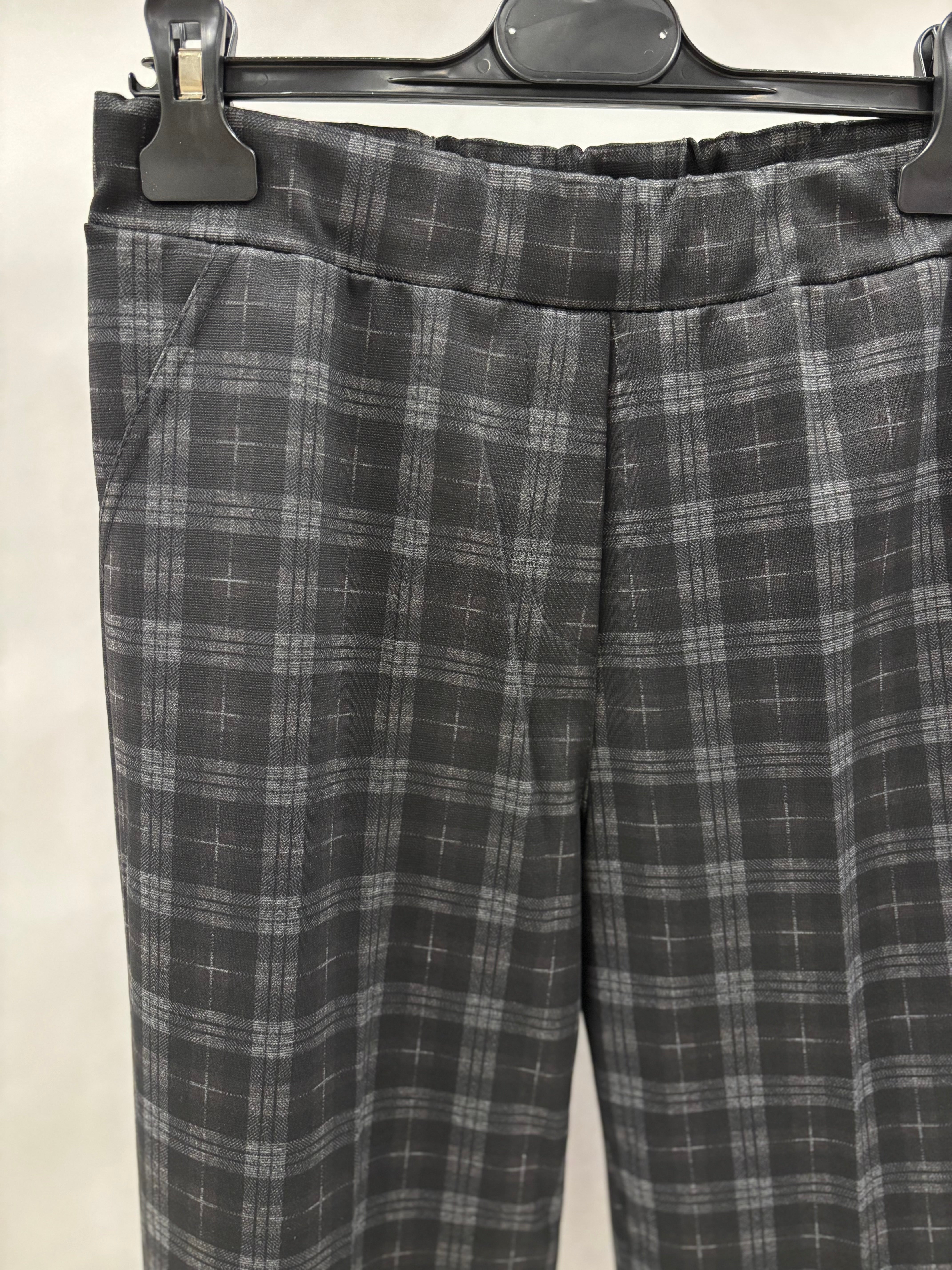 Klassiske Smalle Bukser, Ternet