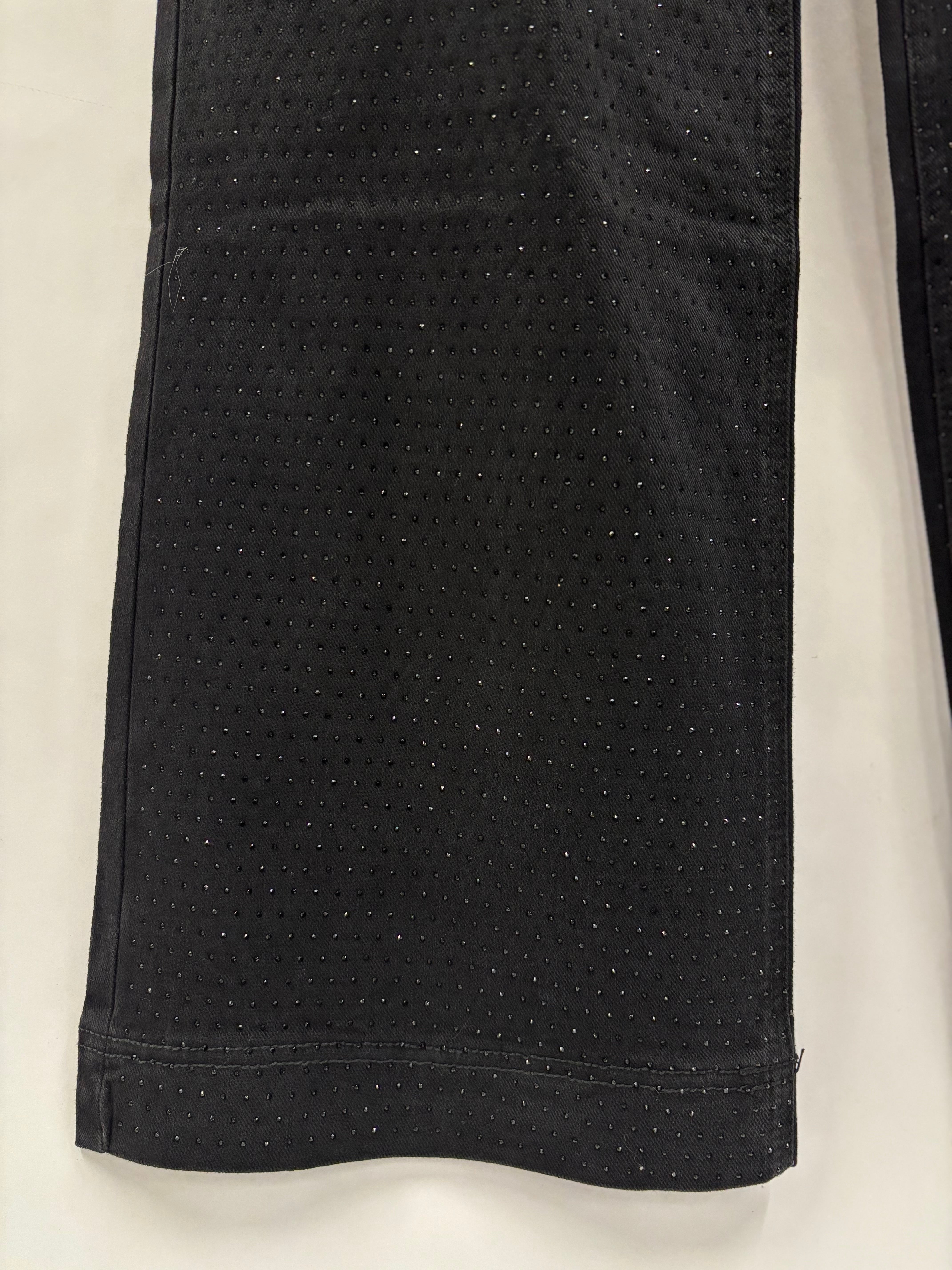 Sorte Bukser Med Sorte Sten