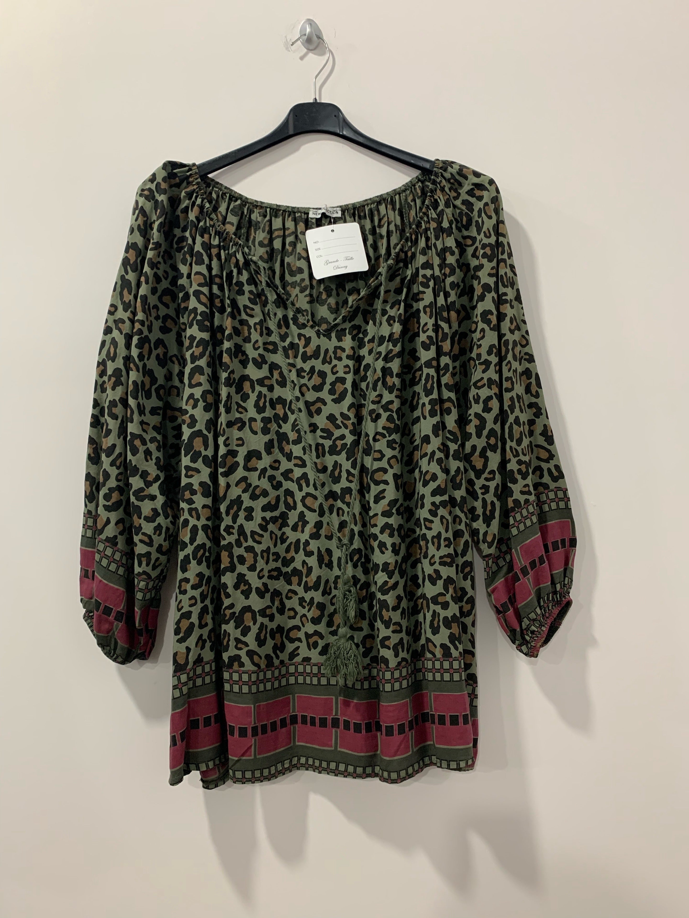 Leo bluse med mønster - Brystmål 150cm - by Krone 1