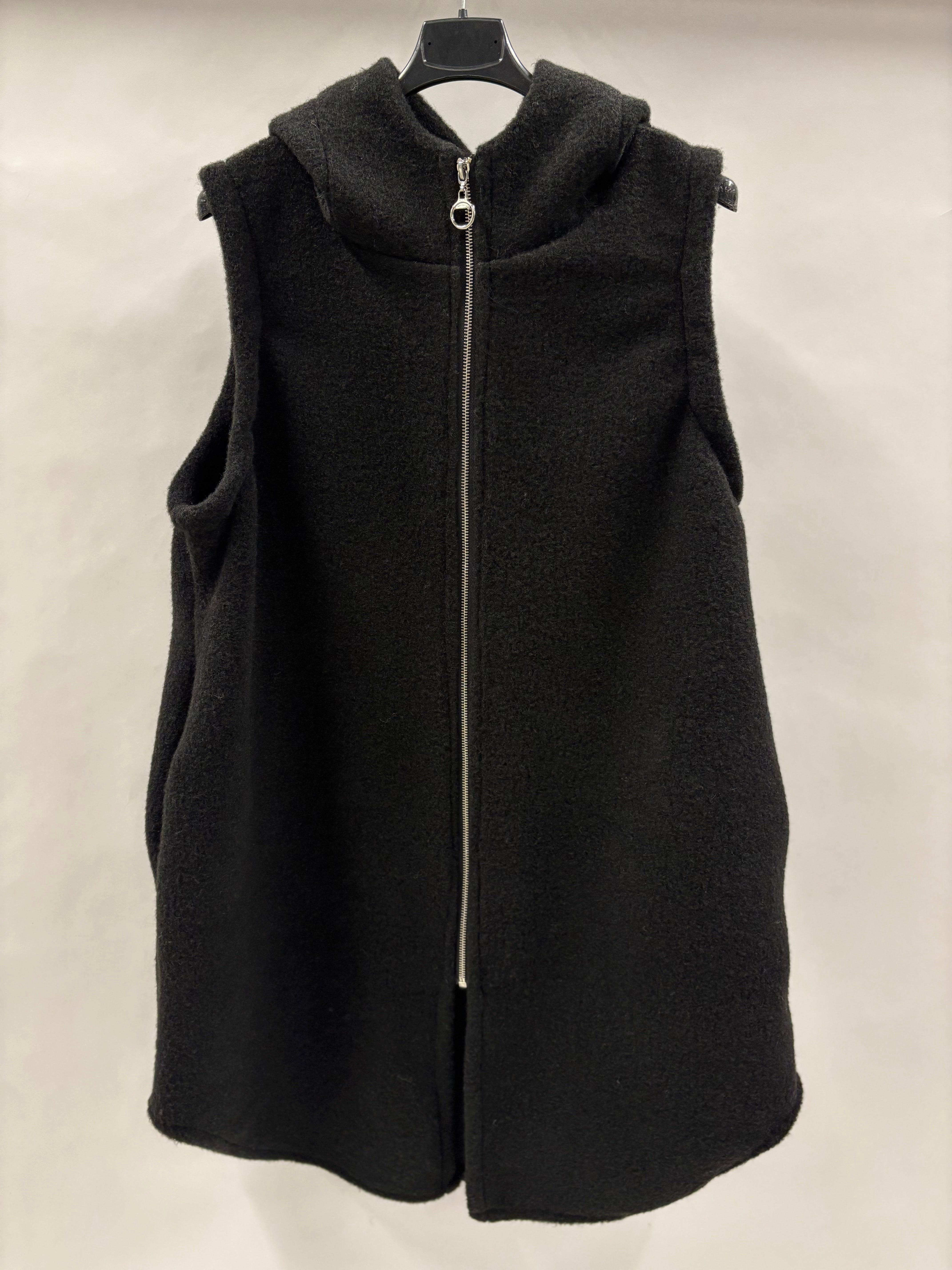 Lang Pelset Vest, Lynlås