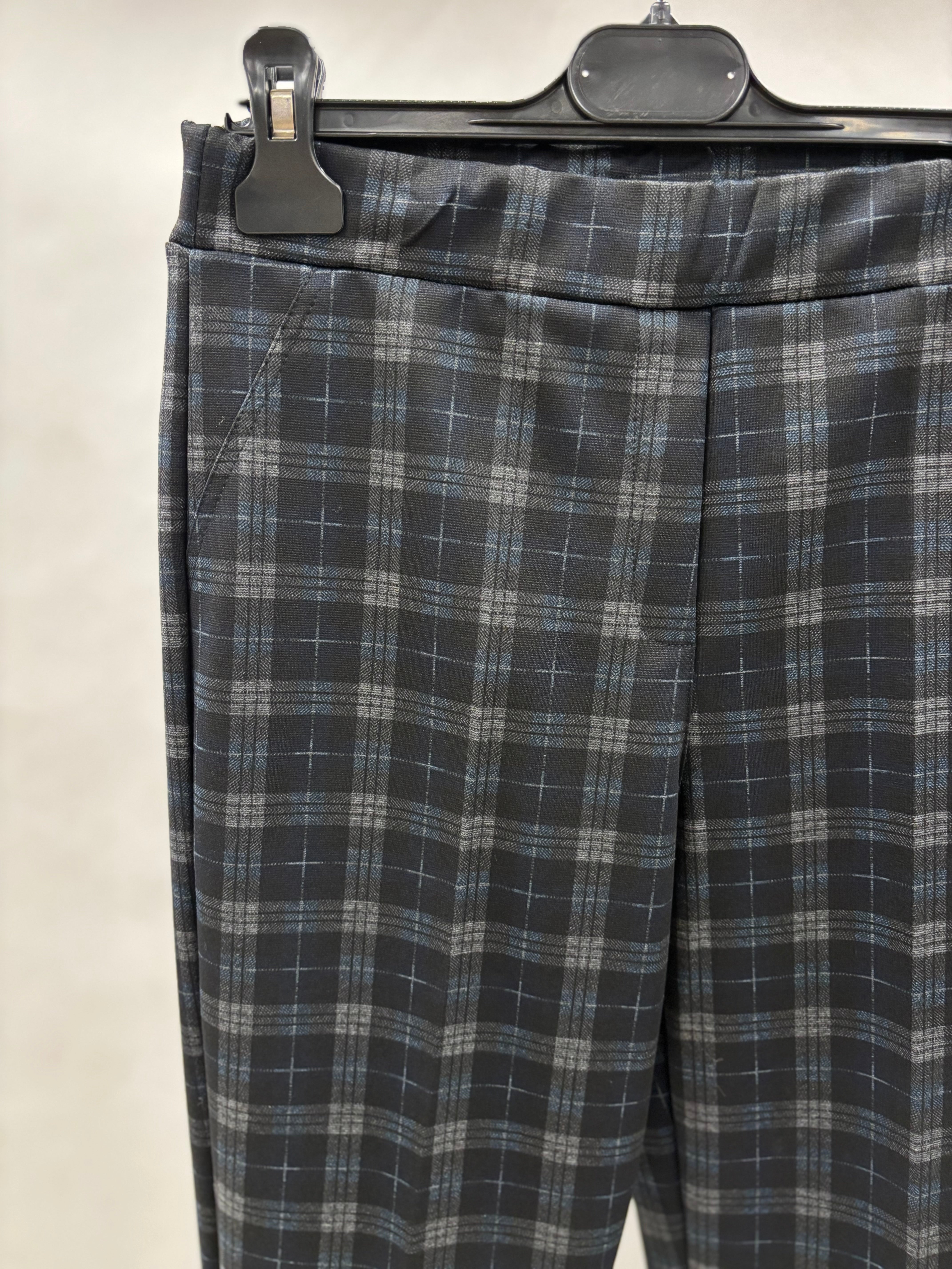 Klassiske Smalle Bukser, Ternet