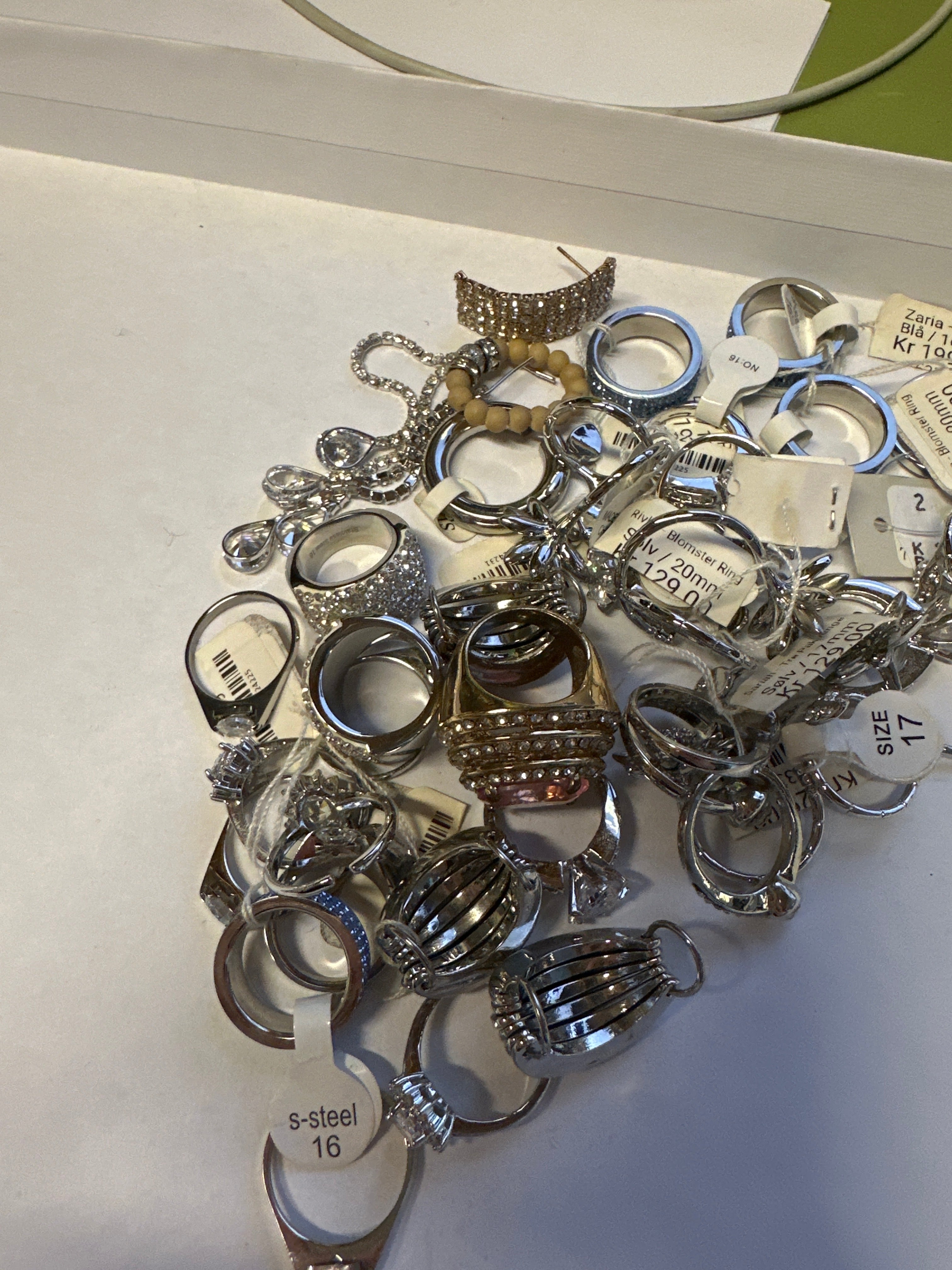 Ring mix - Frit valg 75kr by Krone 1