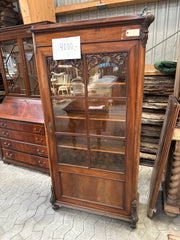 Lille skab med glas h168 b90 d37