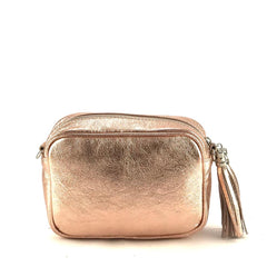 Metallic crossbody taske med frynse lynlås