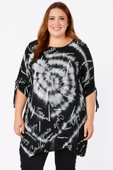 T-shirt med batik og tekst - ITJULI25