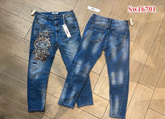 Sexy Woman labubu leo jeans - ITJULI25