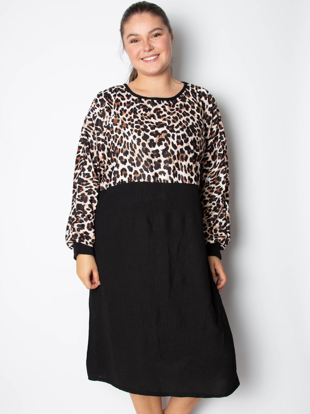 Kjole med leopard foroven by Xd