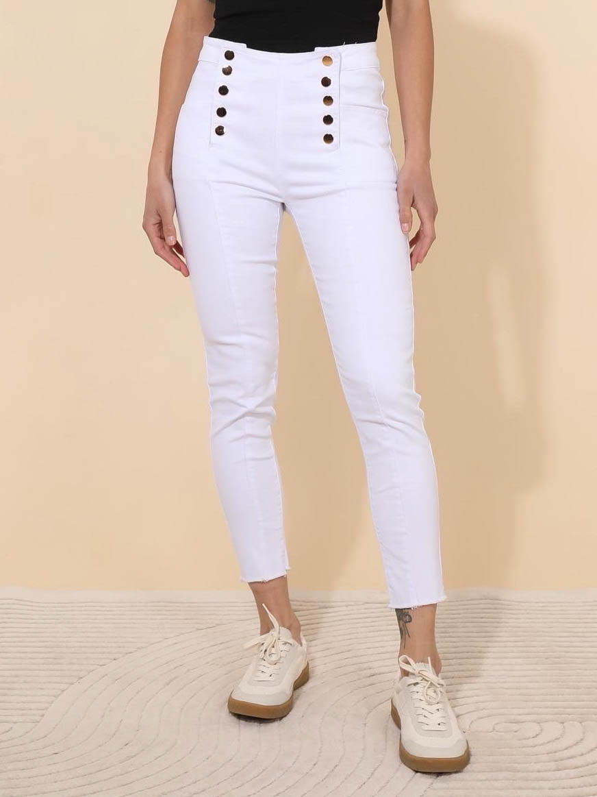 Hvide jeans med guld knappe front