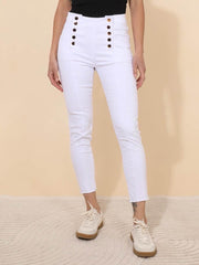 Hvide jeans med guld knappe front