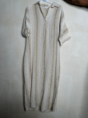 Skjortekjole med guld - ITMAJ25 by DKL