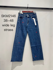 Jeans med vidde, røde hjerter og bling