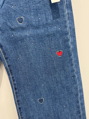 Jeans med vidde, røde hjerter og bling