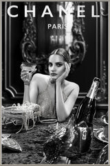 Framed mural Lady drinking champagne 80x120cm