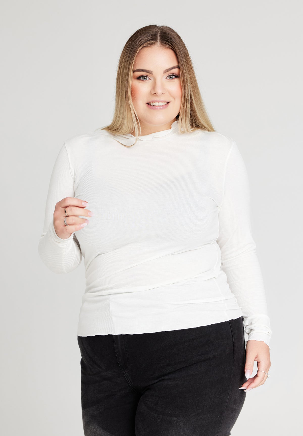 No. 1 By Ox Blouse w turtle neck Off White