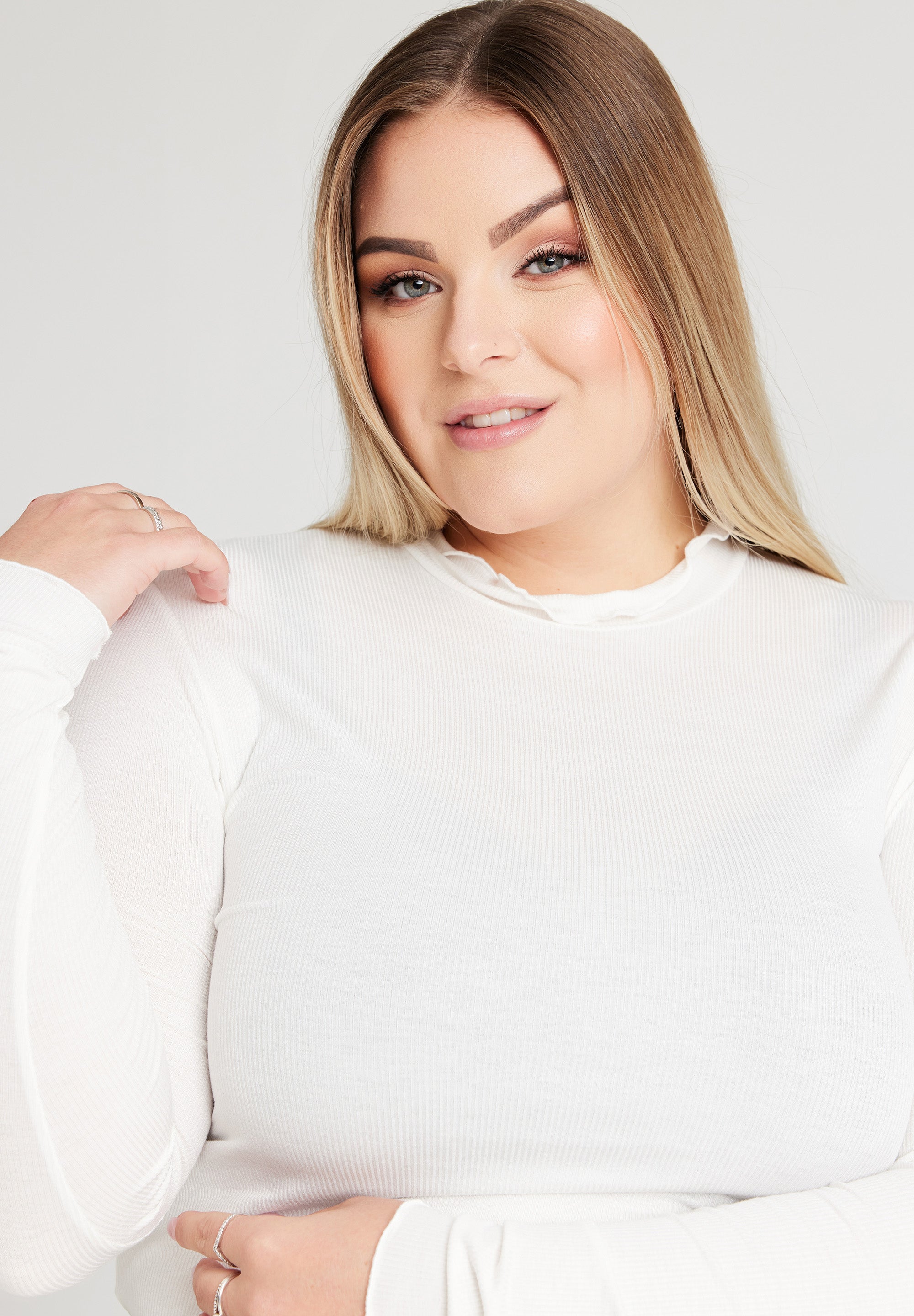 No. 1 By Ox Blouse w turtle neck Off White