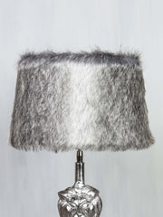Shade fur short hair on taupe 35x30x21