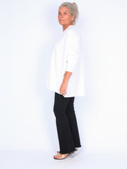Tynd strikbluse med v-hals