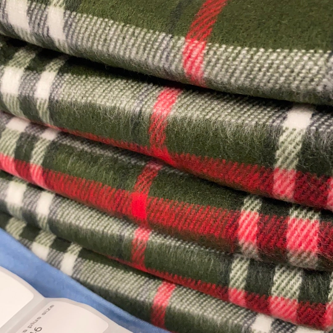 Ternet tørklæde med fryns army by Krone 1