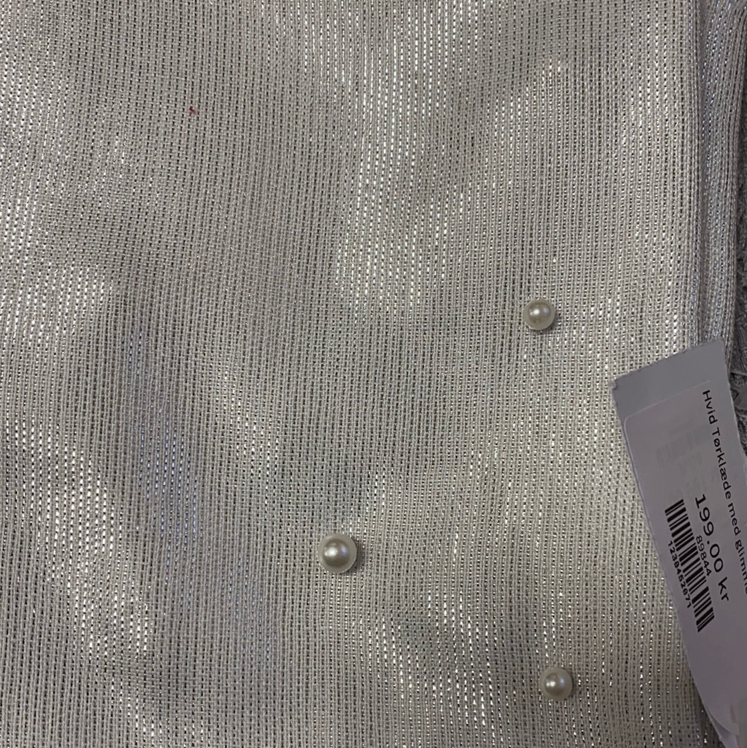 Hvid tørklæde med glimmer og perler